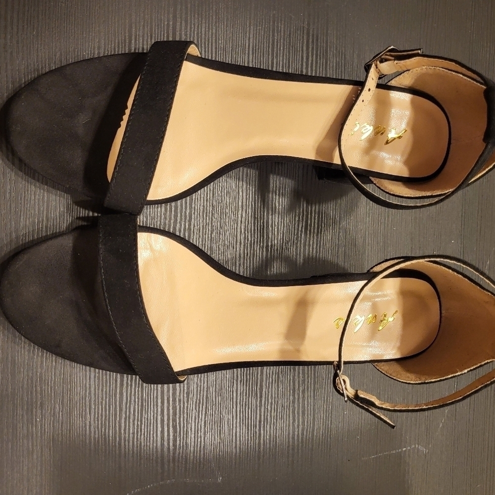 Ankis black 2 inch high heel size 8.5.